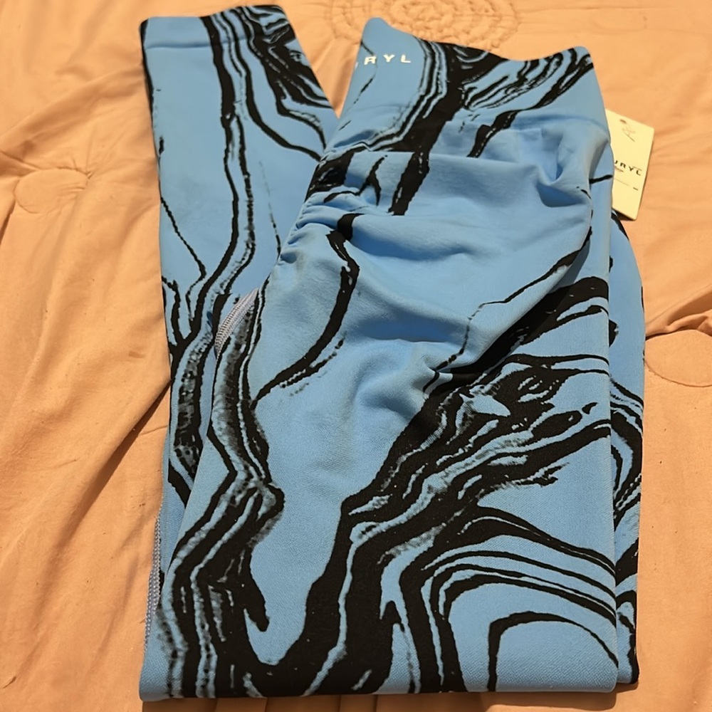 NATURYL NIYKEE HEATON LEGGINGS NWT